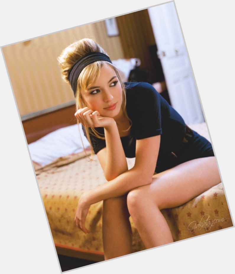 Louise Bourgoin Dating 6