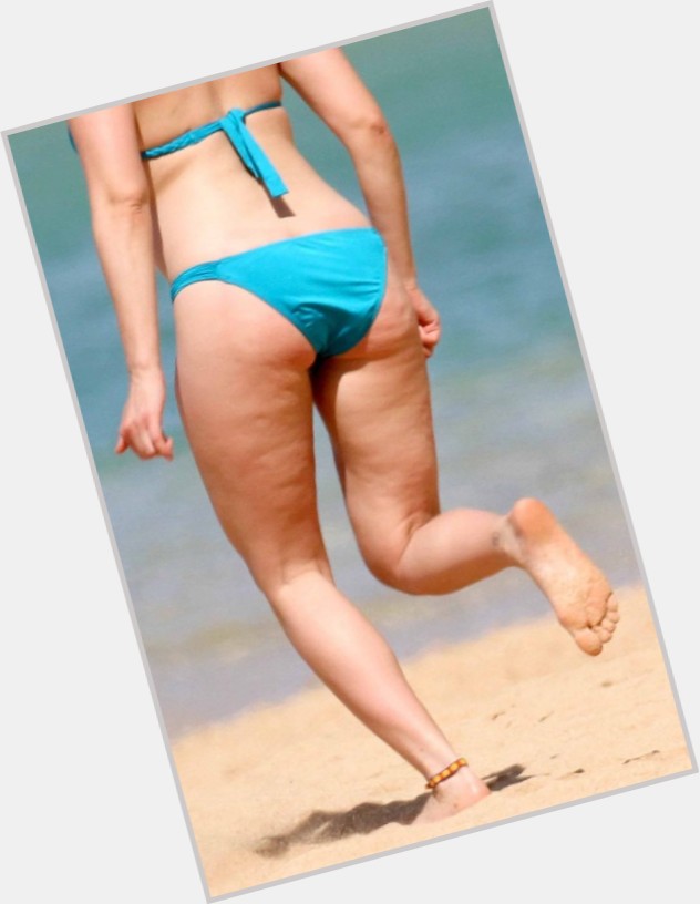 Scarlett Johansson full body 9