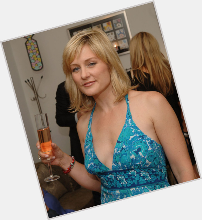 Amy Carlson Blue Bloods Hairstyle 2