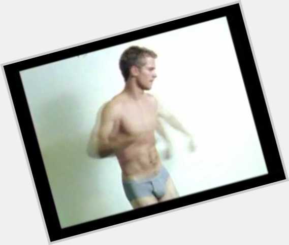 freddie stroma pitch perfect abs 2