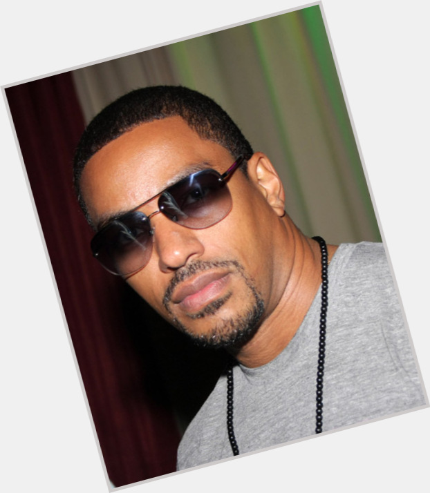 laz alonso jumping the broom 4