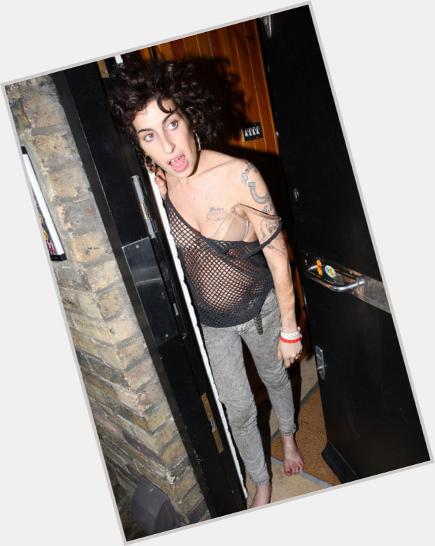Amy Winehouse full body 2