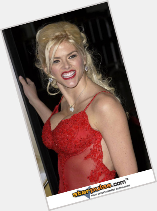Anna Nicole Smith full body 7