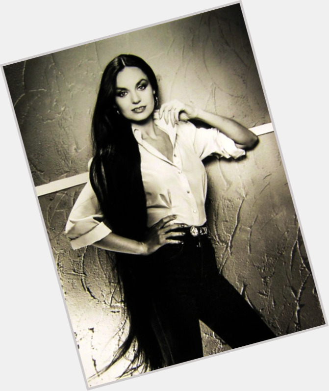 Crystal Gayle new pic 7