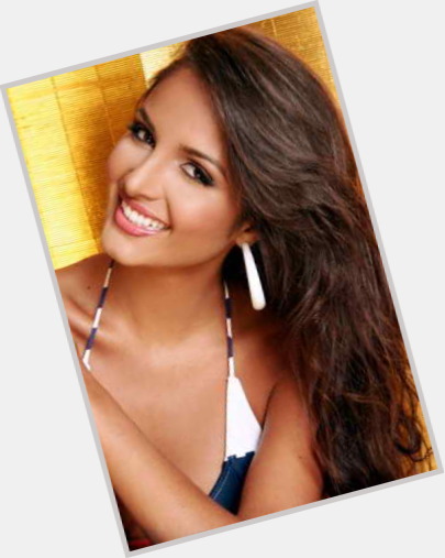 Daniela Spanic full body 3