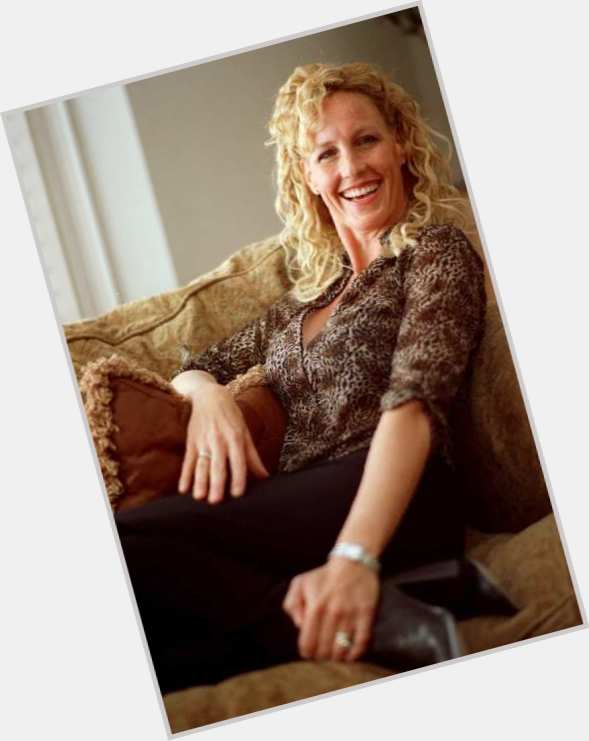 Erin Brockovich dating 7