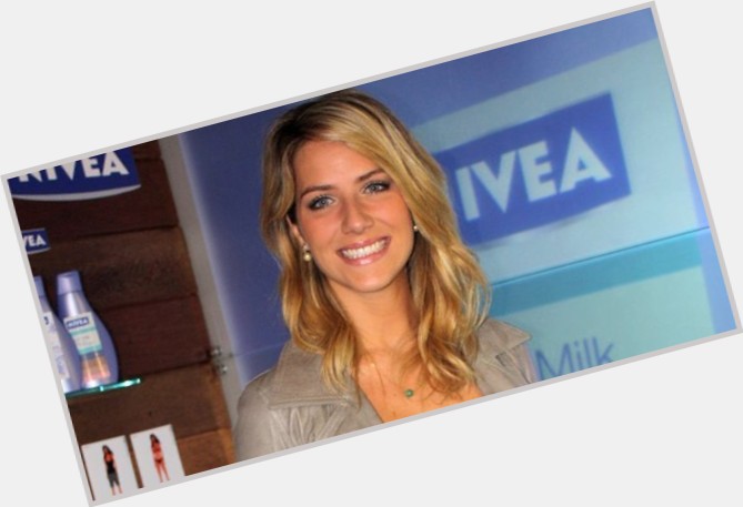 Giovanna Ewbank dating 9
