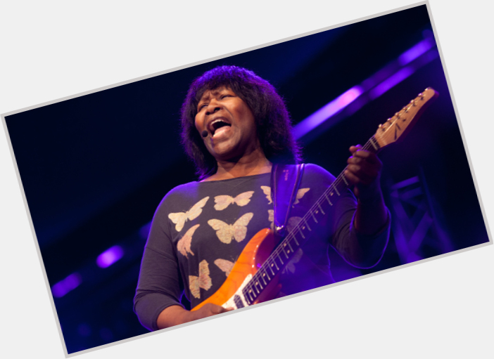 Joan Armatrading full body 7