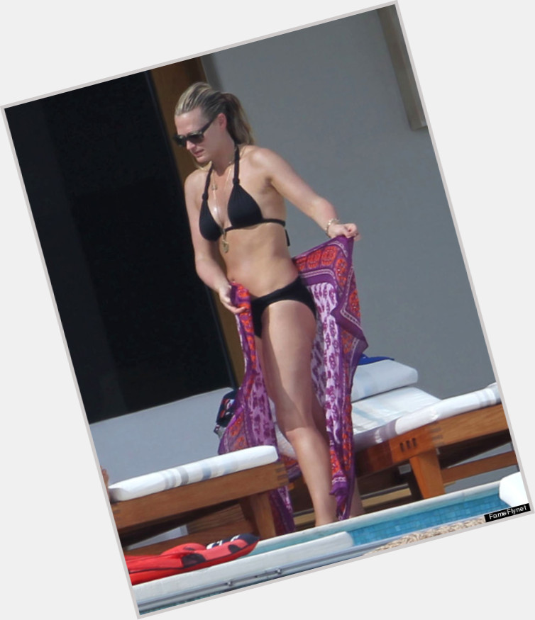Molly Sims exclusive hot pic 6