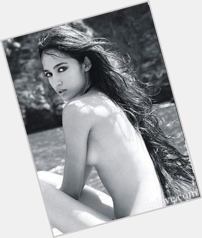 Nargis Fakhri sexy 10