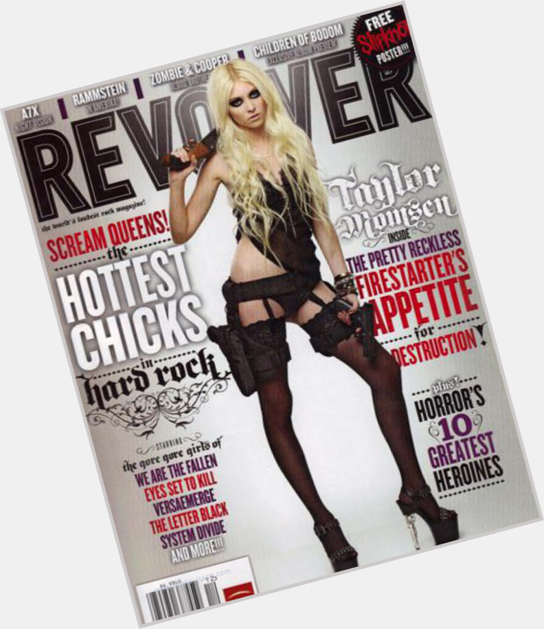 Taylor Momsen full body 3