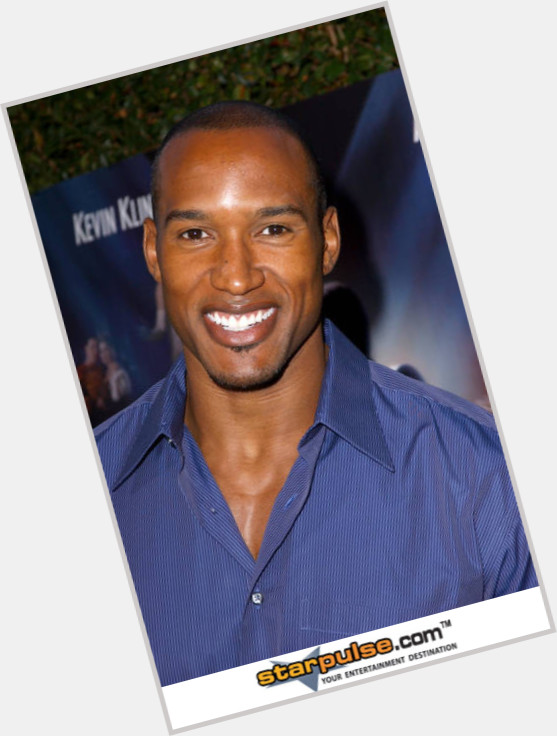 henry simmons wife 1