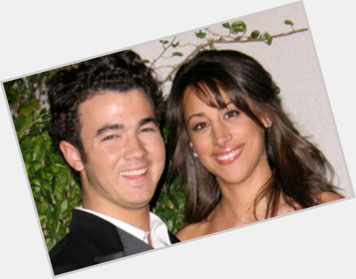 kevin and danielle jonas baby 0