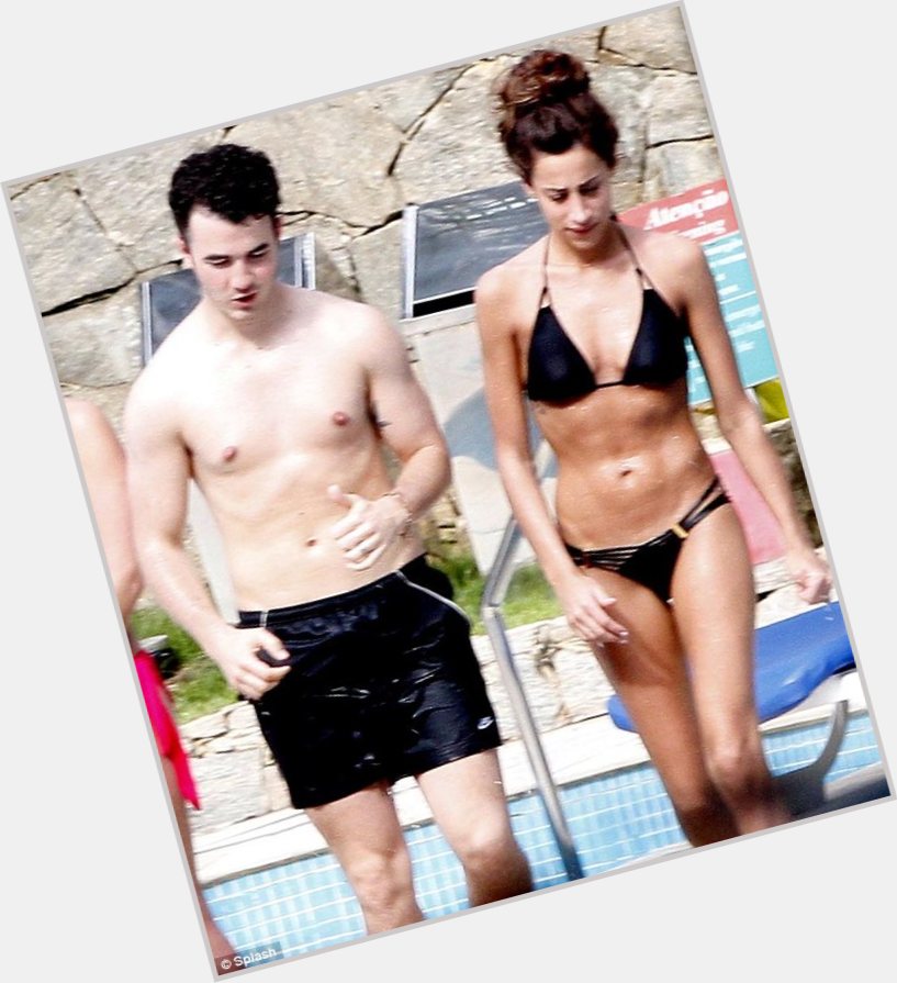 kevin and danielle jonas baby 3