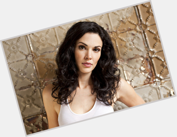 Laura Mennell Alphas 4