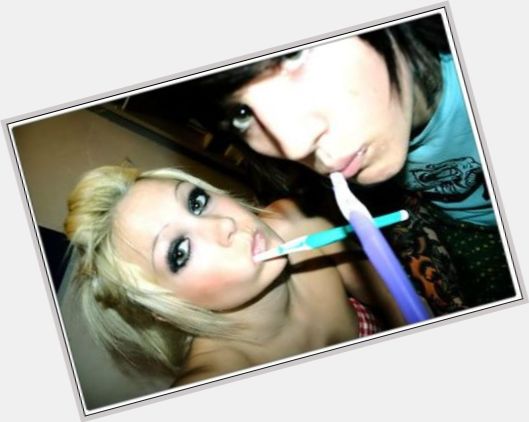 oli sykes girlfriend amanda hendrick 11