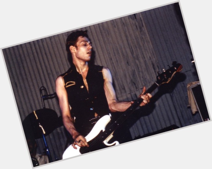 paul simonon bass 2